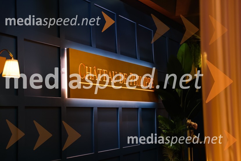 Ja, chef!, predpremiera nove slovenske serije