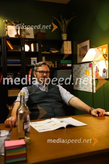  Jurij  Zrnec, igralecJa, chef!, predpremiera nove slovenske serije