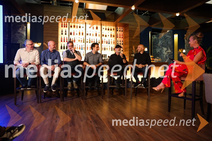  Marko  Naberšnik, režiser in scenarist;  Igor Gajič, montažer in scenarist;  Jurij  Zrnec, igralec;  Aleš Vovk - Raay, glasbenik, duo Maraaya;  Matjaž  Stražišar, producent ;  Branko Čakarmiš,  programski direktor, Pro Plus;  Ota Širca Roš, voditeljicaJa, chef!, predpremiera nove slovenske serije