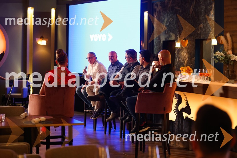 Ja, chef!, predpremiera nove slovenske serije