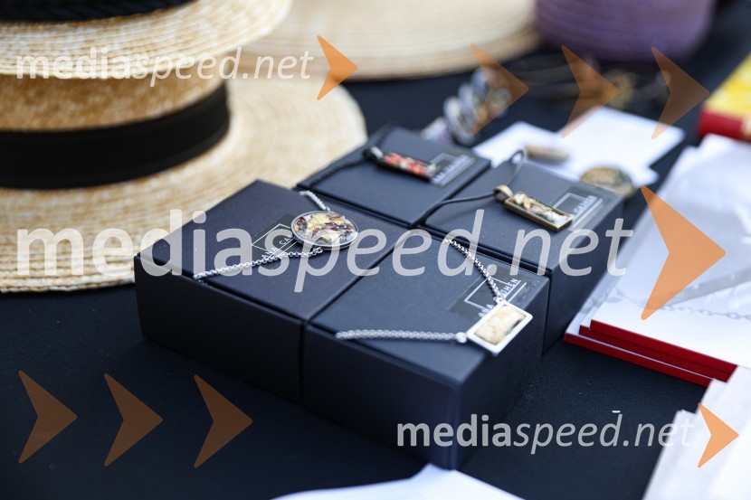 Slamnik, premiera komedije