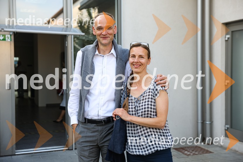   Igor  Samobor, igralec, ravnatelj SNG Drama Ljubljana;  Lučka Počkaj, igralkaSlamnik, premiera komedije