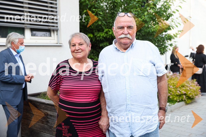  Branka Gombač;  Peter GombačSlamnik, premiera komedije