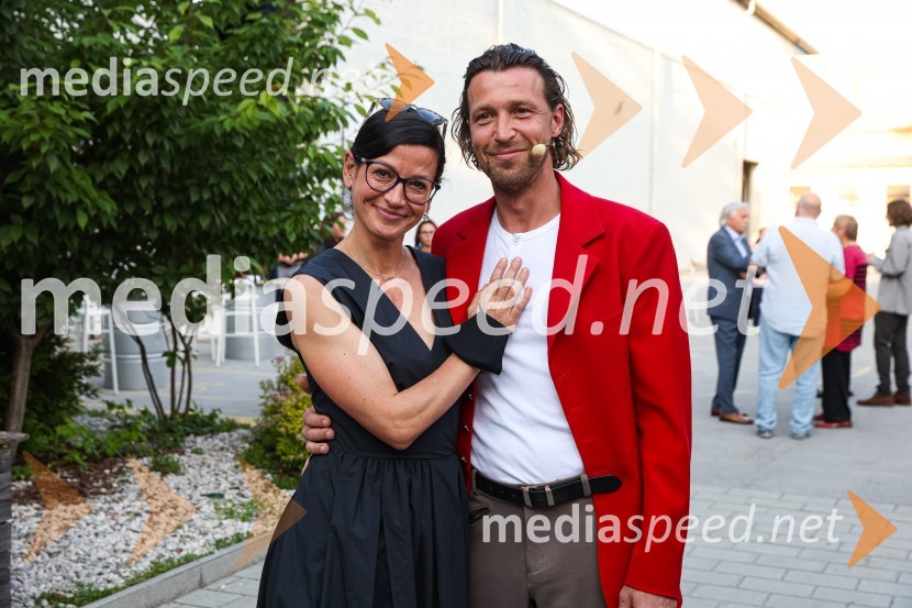  ... ;  Tomo Tomšič, igralecSlamnik, premiera komedije