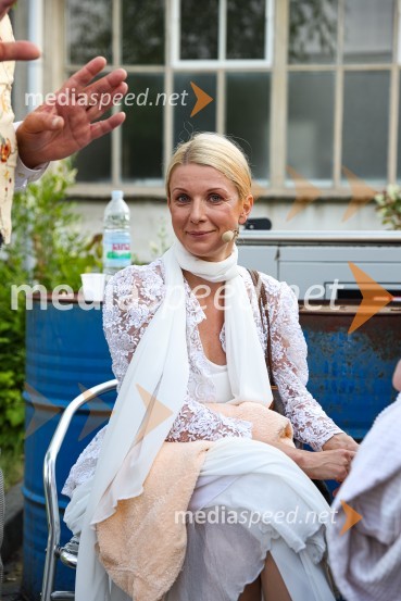  Tjaša  Železnik, igralkaSlamnik, premiera komedije