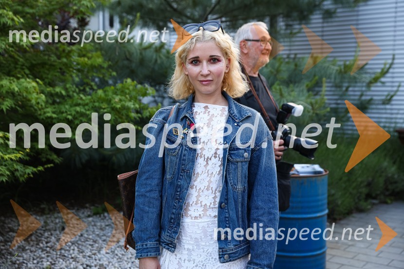  Eva Mahkovic, dramaturginjaSlamnik, premiera komedije