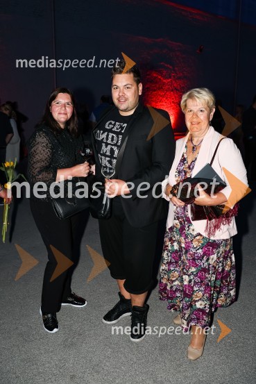  Teja Pelko, novinarka, Svet24;  Nejc Simšič, novinar;  Irena  Butoln, germanistkaSlamnik, premiera komedije