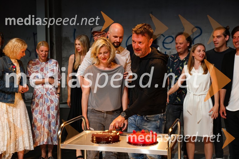 Slamnik, premiera komedije