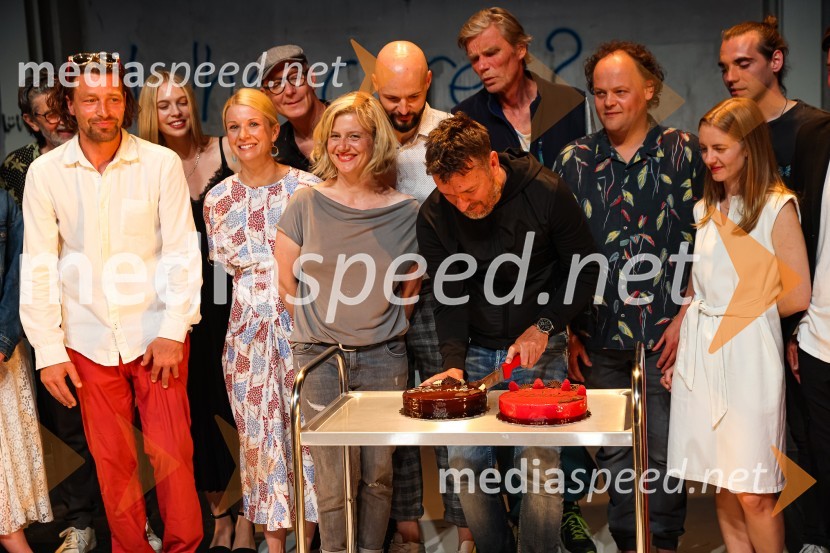 Slamnik, premiera komedije