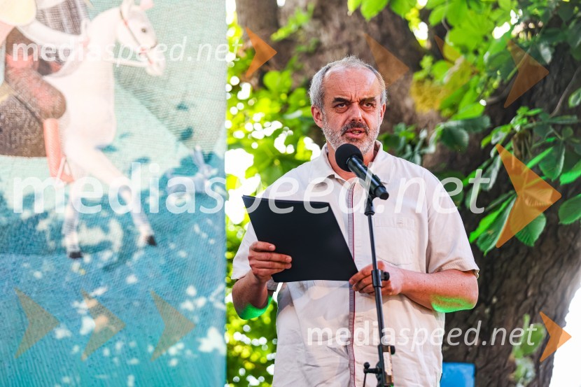 Andrej Rozman Roza in Alenka Sottler prejemnika Levstikove nagrade 2021, podelitev