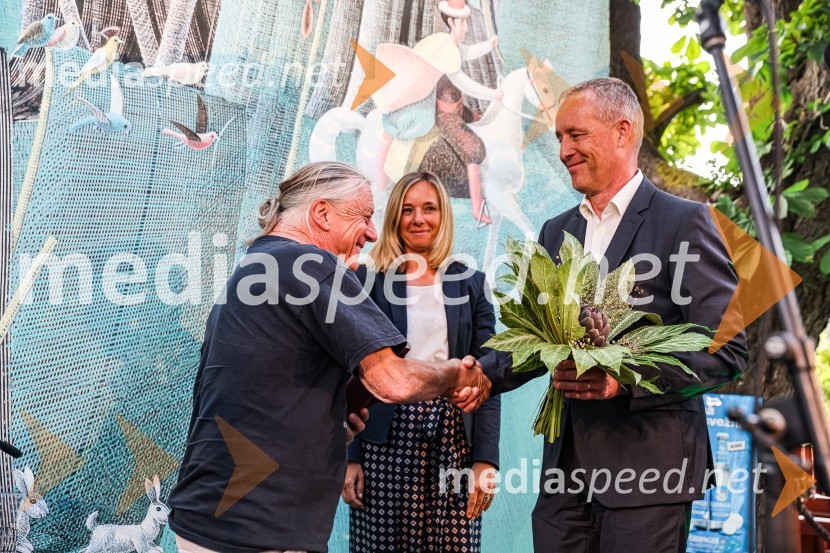 Andrej Rozman Roza in Alenka Sottler prejemnika Levstikove nagrade 2021, podelitev