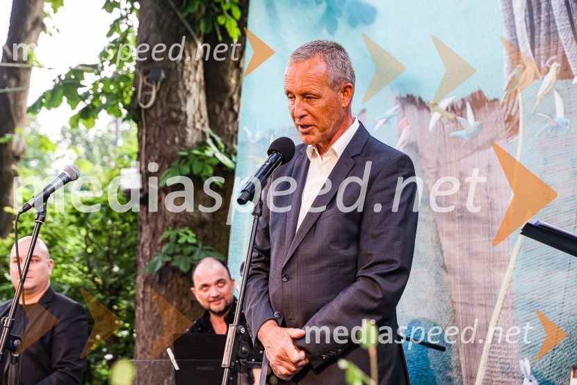 Andrej Rozman Roza in Alenka Sottler prejemnika Levstikove nagrade 2021, podelitev