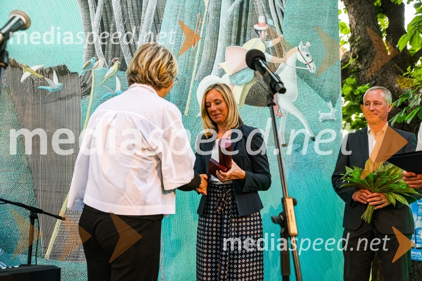 Andrej Rozman Roza in Alenka Sottler prejemnika Levstikove nagrade 2021, podelitev