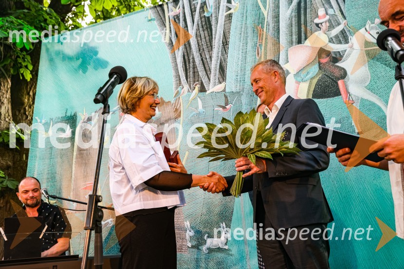 Andrej Rozman Roza in Alenka Sottler prejemnika Levstikove nagrade 2021, podelitev