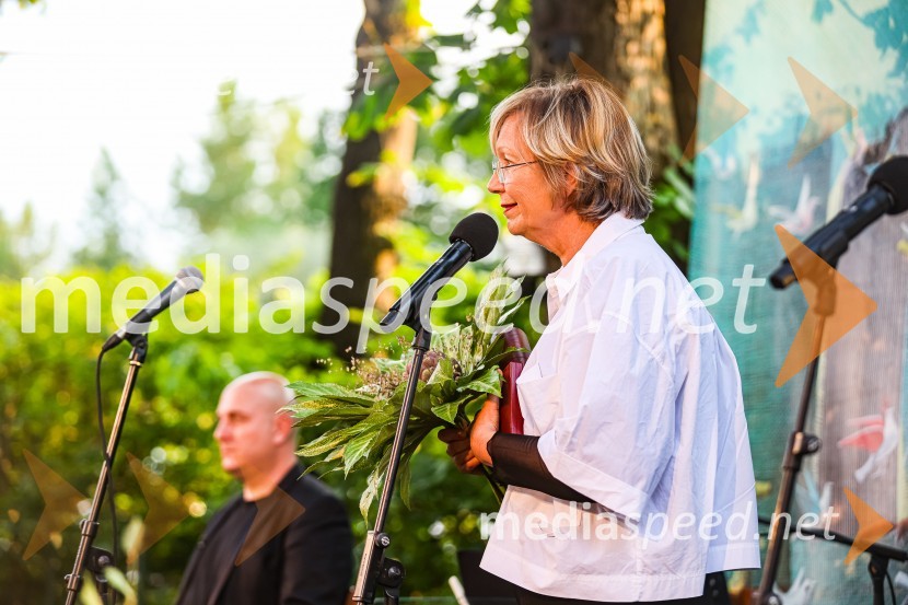 Andrej Rozman Roza in Alenka Sottler prejemnika Levstikove nagrade 2021, podelitev