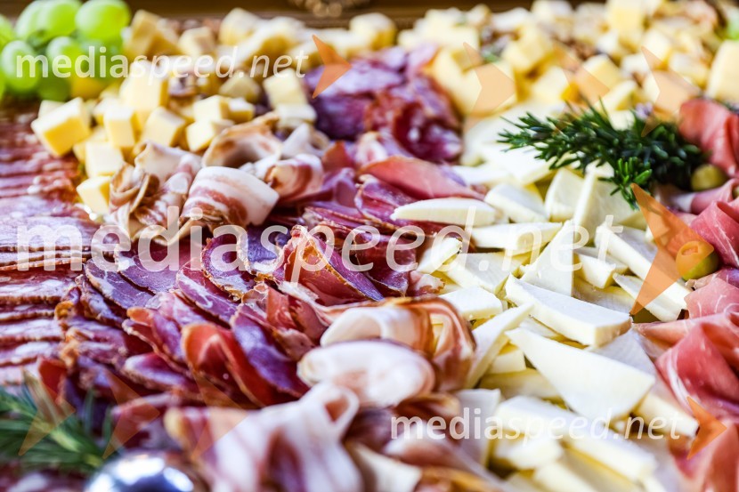 Andrej Rozman Roza in Alenka Sottler prejemnika Levstikove nagrade 2021, podelitev