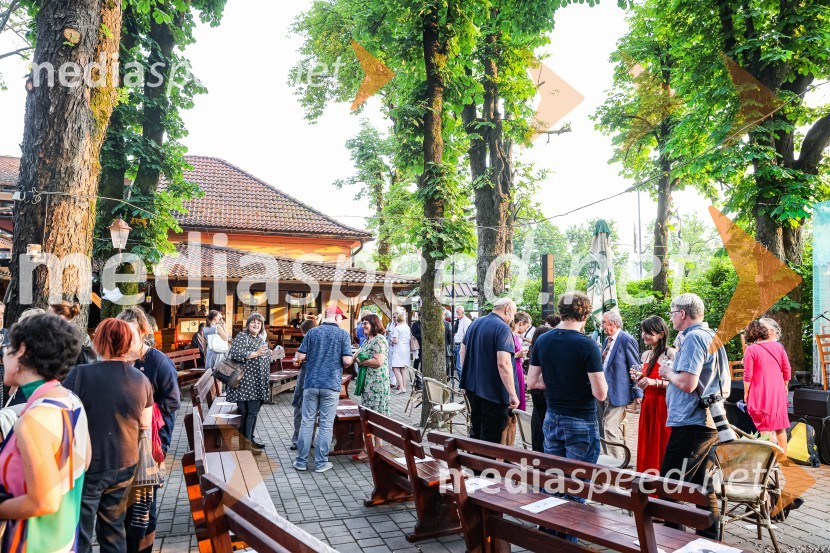 Andrej Rozman Roza in Alenka Sottler prejemnika Levstikove nagrade 2021, podelitev