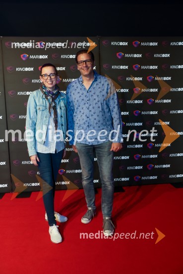  Ksenija Arzenšek, namestnica direktorja MARIBOX;  Stipe Jerić, direktor MariboxHitri in drzni 9, predpremiera v kinu Maribox