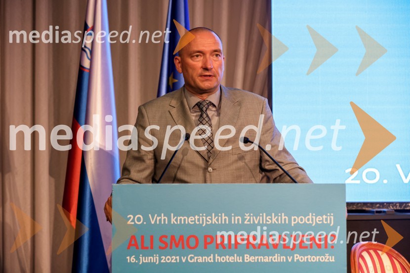 dr. Jože Podgoršek, agrarni ekonom in politik, minister za kmetijstvo, gozdarstvo in prehrano20. Vrh Kmetijskih in živilskih podjetij Slovenije