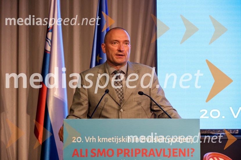 dr. Jože Podgoršek, agrarni ekonom in politik, minister za kmetijstvo, gozdarstvo in prehrano20. Vrh Kmetijskih in živilskih podjetij Slovenije