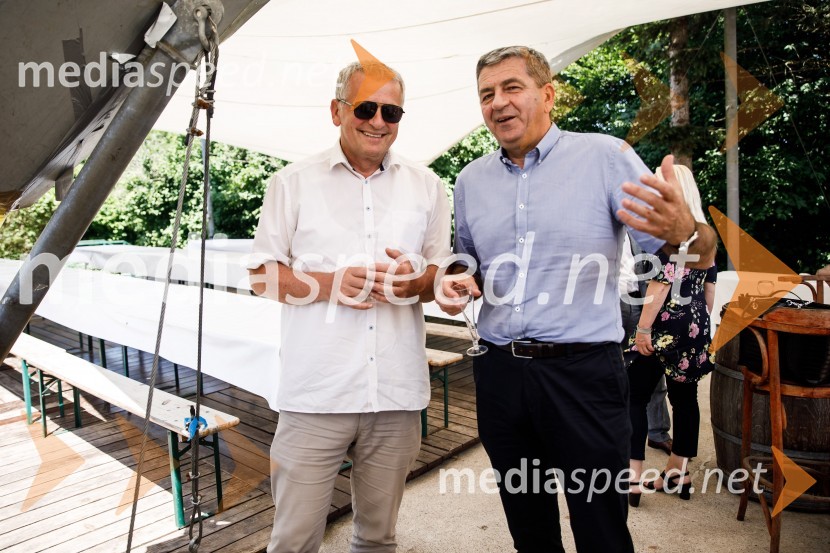 Ninamedia, 30 let raziskovalne agencije