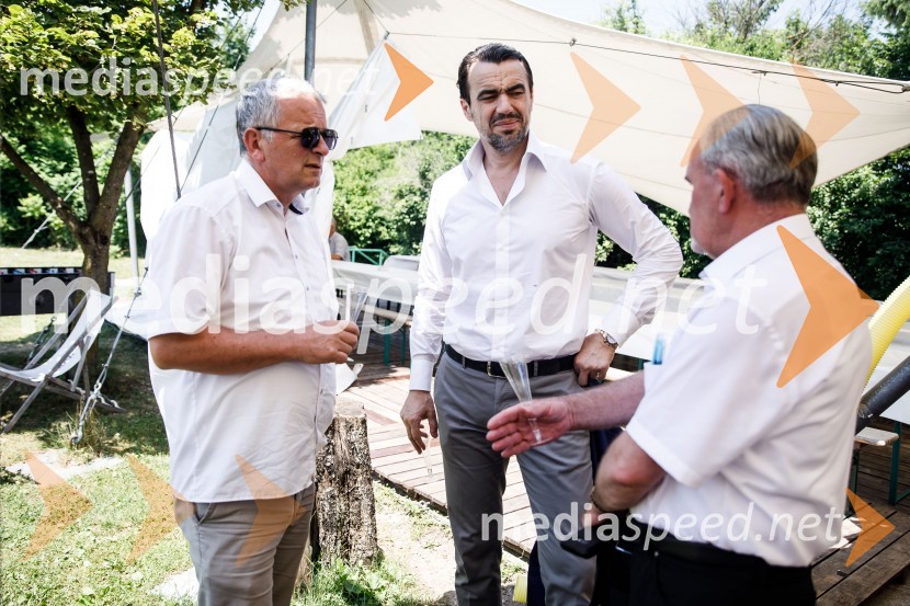 Ninamedia, 30 let raziskovalne agencije