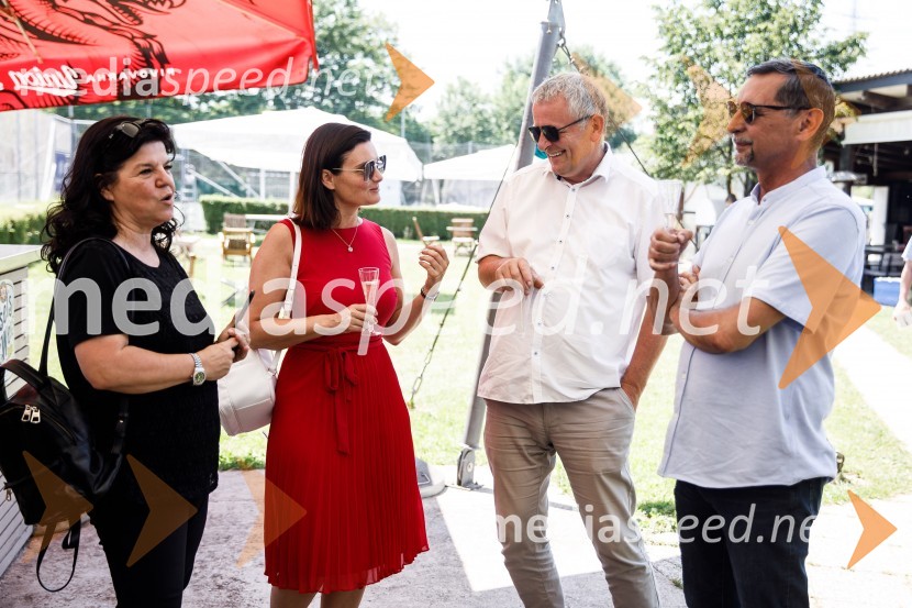 Ninamedia, 30 let raziskovalne agencije