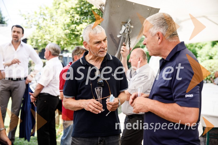 Ninamedia, 30 let raziskovalne agencije