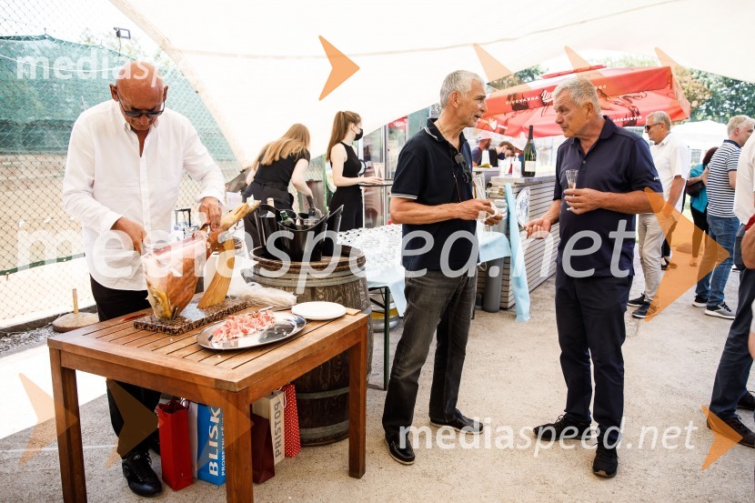 Ninamedia, 30 let raziskovalne agencije