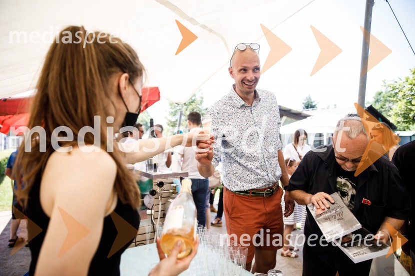 Ninamedia, 30 let raziskovalne agencije