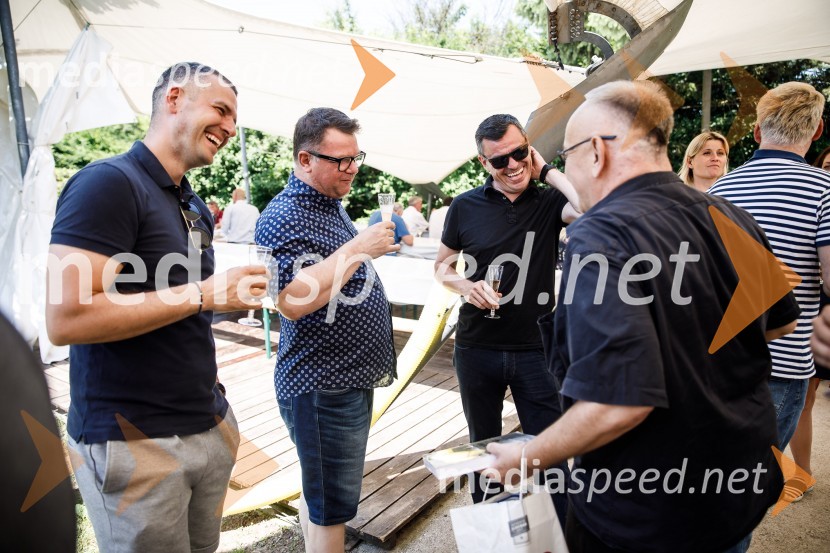 Ninamedia, 30 let raziskovalne agencije