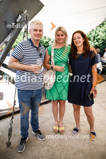 Ninamedia, 30 let raziskovalne agencije