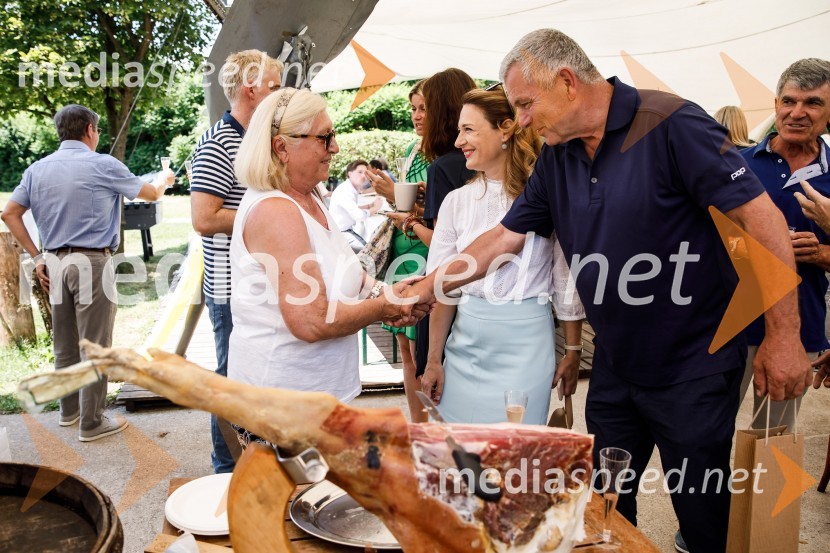  ... ;  Damjanić NikolaNinamedia, 30 let raziskovalne agencije