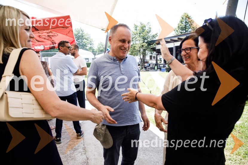 Ninamedia, 30 let raziskovalne agencije