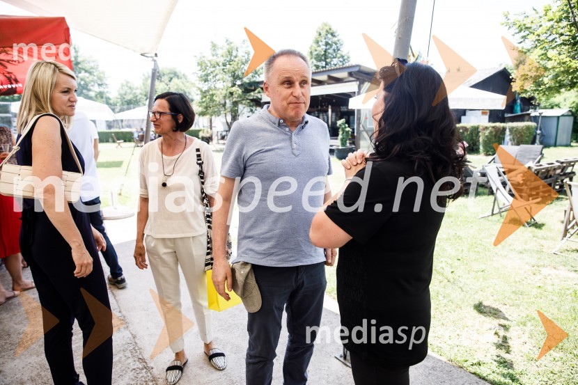 Ninamedia, 30 let raziskovalne agencije