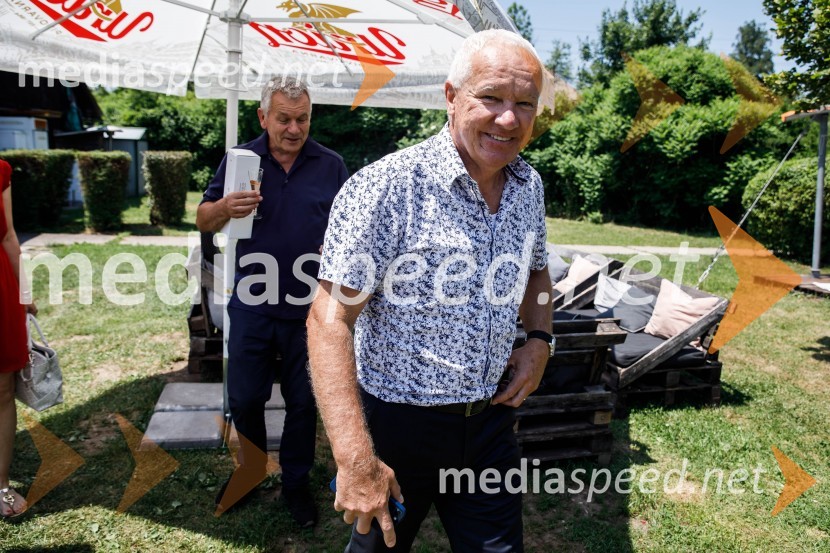 Ninamedia, 30 let raziskovalne agencije