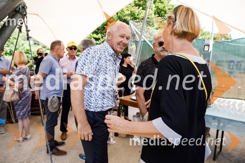 Ninamedia, 30 let raziskovalne agencije