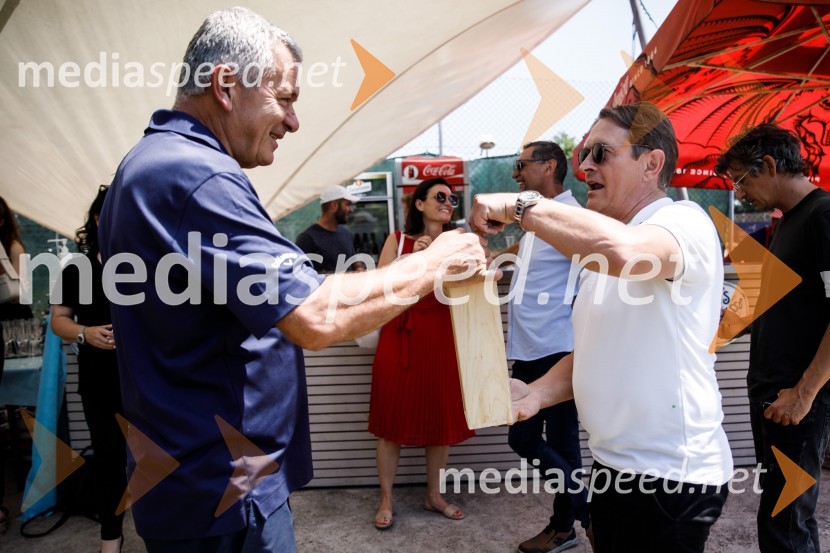  Damjanić Nikola;  ... Ninamedia, 30 let raziskovalne agencije