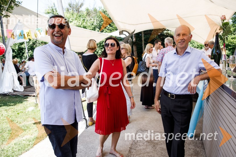 Ninamedia, 30 let raziskovalne agencije