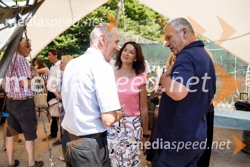  ... ;  ... ;  Damjanić NikolaNinamedia, 30 let raziskovalne agencije