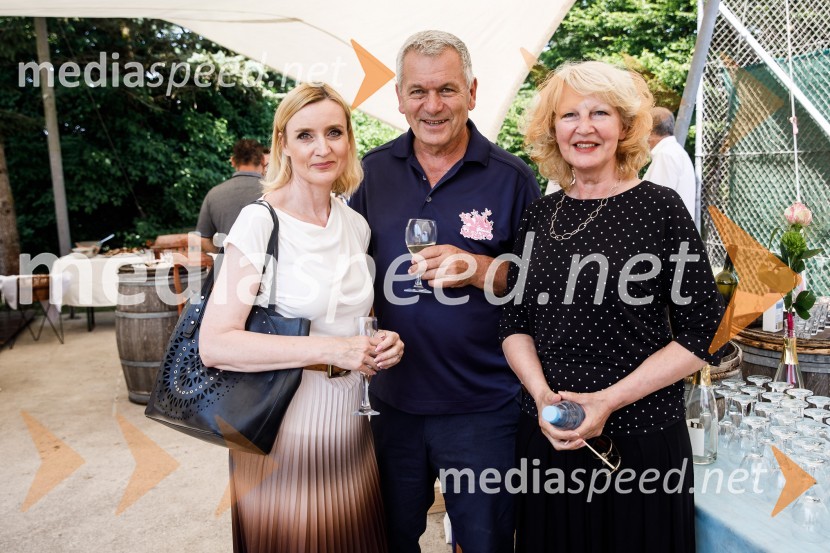  Mojca  Šetinc Pašek, novinarka, voditeljica in urednica;  Damjanić Nikola;  ... Ninamedia, 30 let raziskovalne agencije