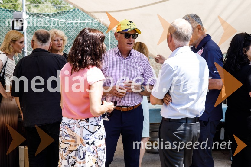 Ninamedia, 30 let raziskovalne agencije