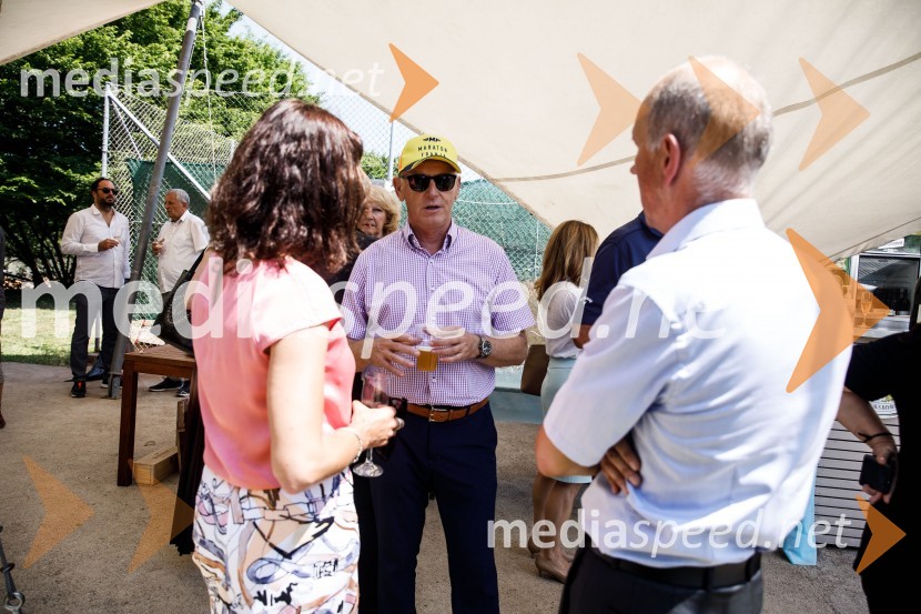 Ninamedia, 30 let raziskovalne agencije