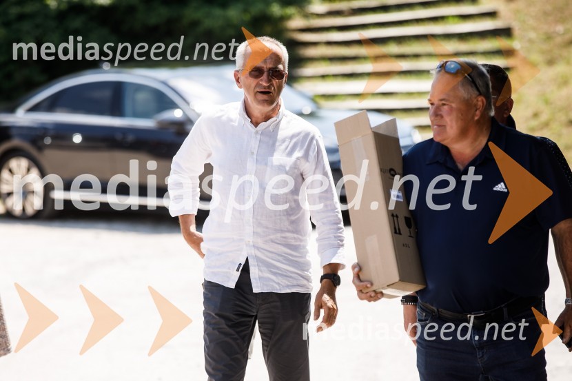 Ninamedia, 30 let raziskovalne agencije