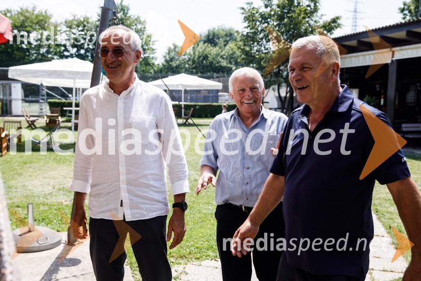  ... ;  ... ;  Damjanić NikolaNinamedia, 30 let raziskovalne agencije