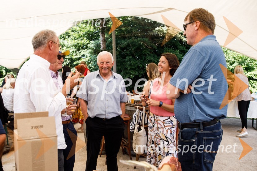 Ninamedia, 30 let raziskovalne agencije