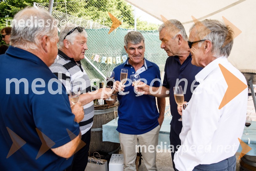 Ninamedia, 30 let raziskovalne agencije