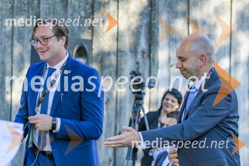 dr. Vladimir Prebilič, obramboslovec, župan občine Kočevje;  Samo Pogorelc, župan občine RibnicaKočevsko Ribniški forum 2021