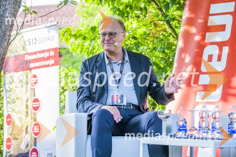  Janez  Škrabec, direktor Riko d.o.o., predsednik Slovensko-ruskega poslovnega sveta, častni konzul BelorusijeKočevsko Ribniški forum 2021