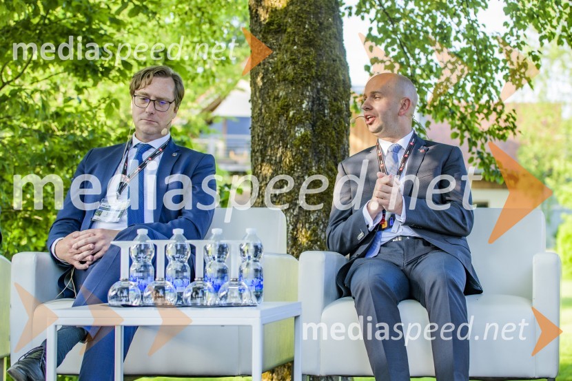 dr. Vladimir Prebilič, obramboslovec, župan občine Kočevje;  Samo Pogorelc, župan občine RibnicaKočevsko Ribniški forum 2021